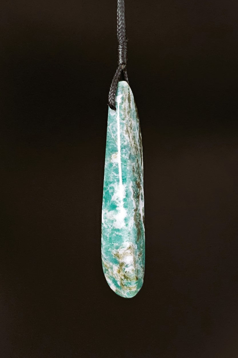 Hand Carved Aotea Stone Roimata - Tear Drop