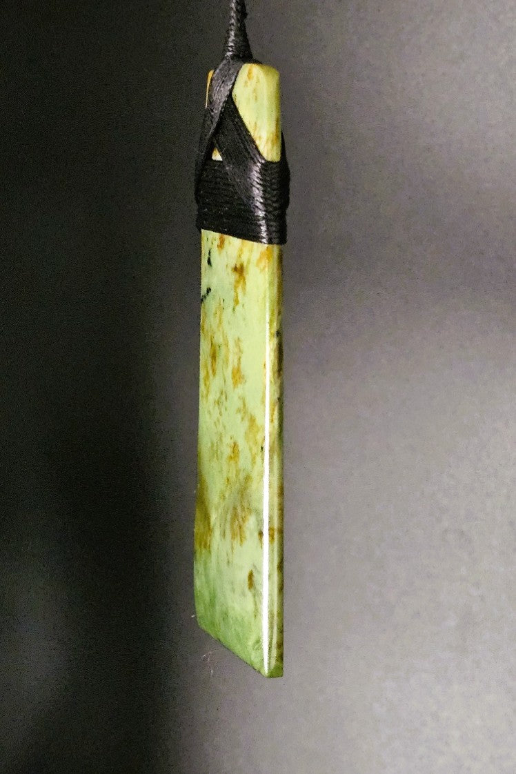 Hand Carved Pounamu Toki/Adze