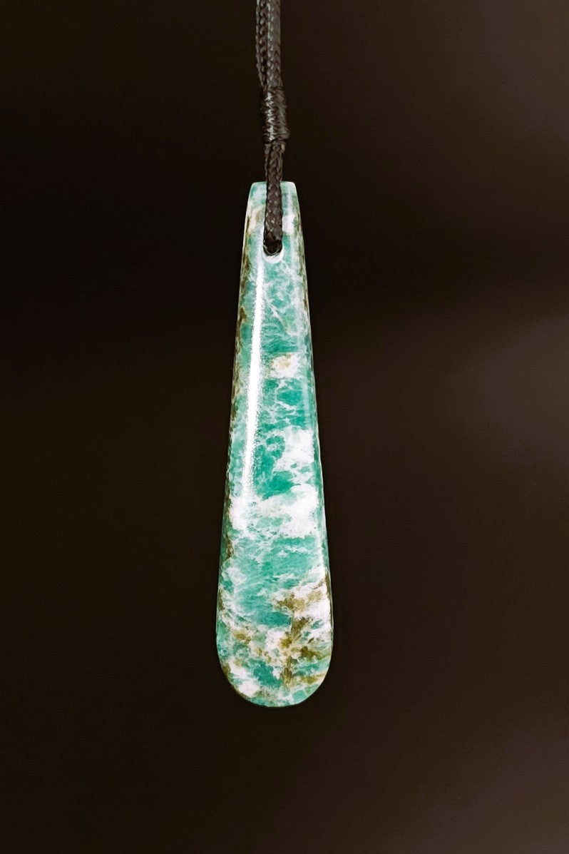 Hand Carved Aotea Stone Roimata - Tear Drop