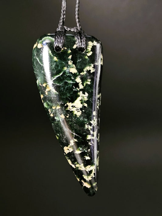 Hand Carved Pounamu Niho - Tooth