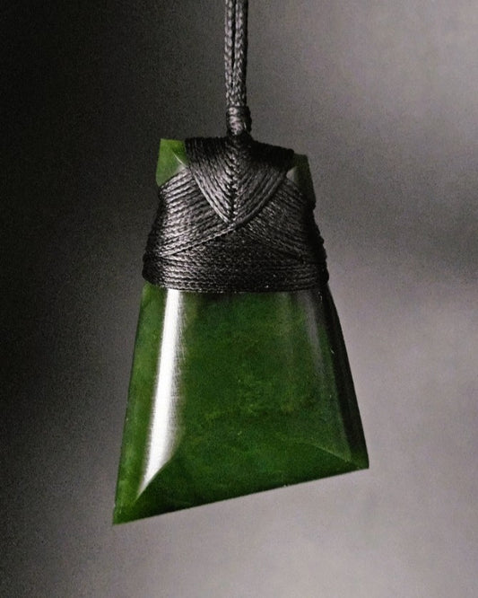 Hand Carved Pounamu Toki/Adze