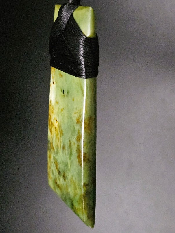 Hand Carved Pounamu Toki/Adze