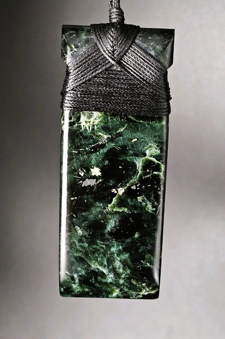 Hand Carved Pounamu Toki/Adze